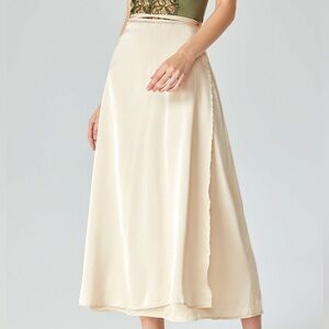 KNOTTED SOLID SATIN MIDI SKIRT